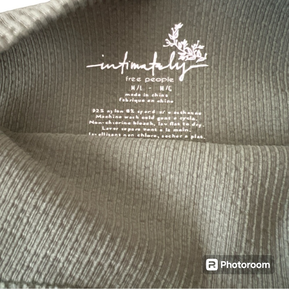 EUC Free People Intimately cropped halter tank green M/L - Picture 3 of 3